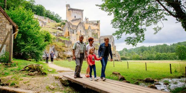 Château de Commarque aux Eyzies en Dordogne Périgord