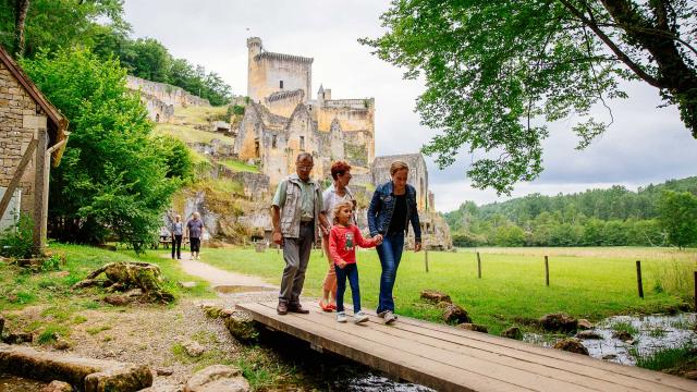 Château de Commarque aux Eyzies en Dordogne Périgord