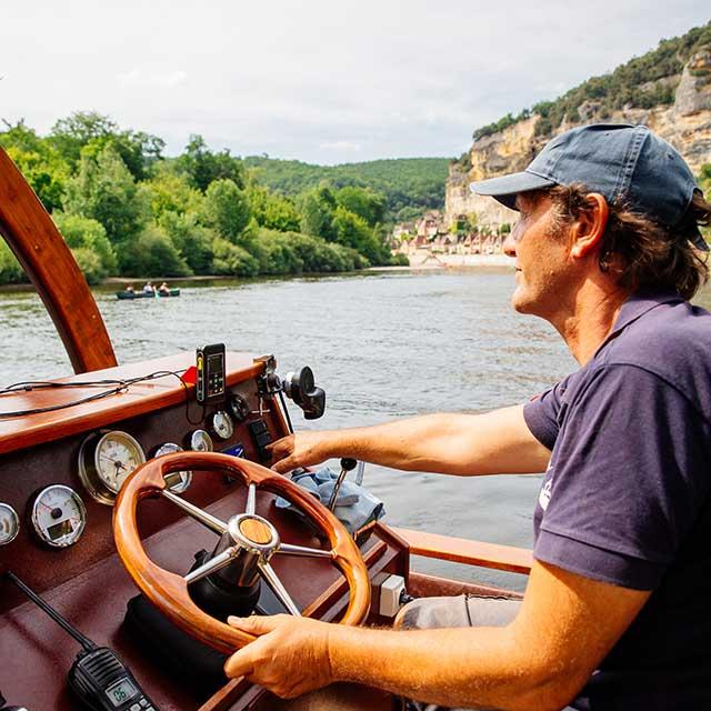 Promenade en gabare à La Roque Gageac en Dordogne Périgord