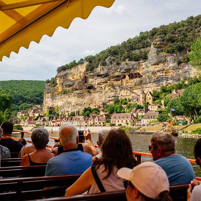 Promenade en gabare à La Roque Gageac en Dordogne Périgord