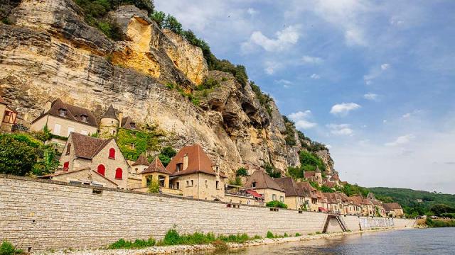 Promenade en gabare à La Roque Gageac en Dordogne Périgord