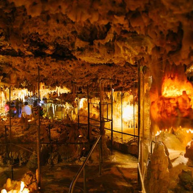 Grotte du Grand Roc aux Eyzies en Dordogne Périgord