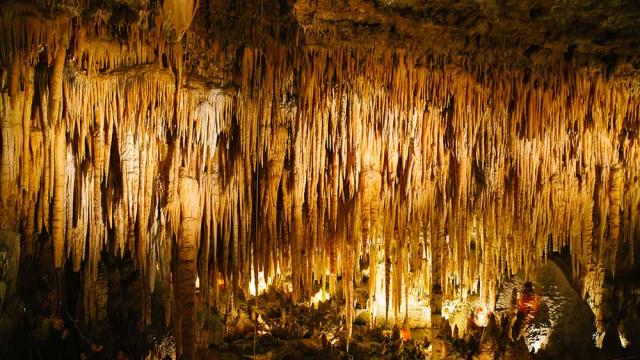 Gouffre de Proumeyssac à Audrix en Dordogne Périgord