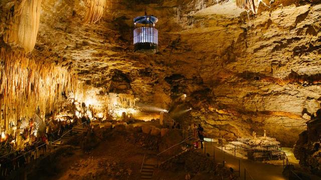 Gouffre de Proumeyssac à Audrix en Dordogne Périgord