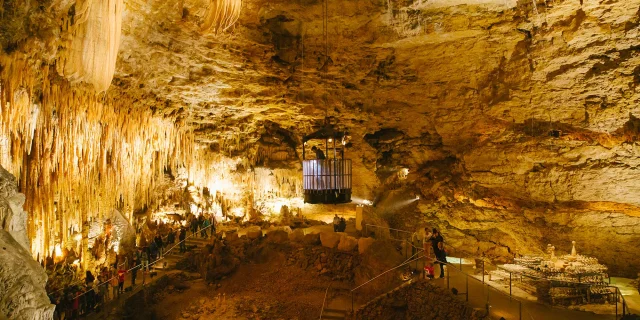 Gouffre de Proumeyssac à Audrix en Dordogne Périgord