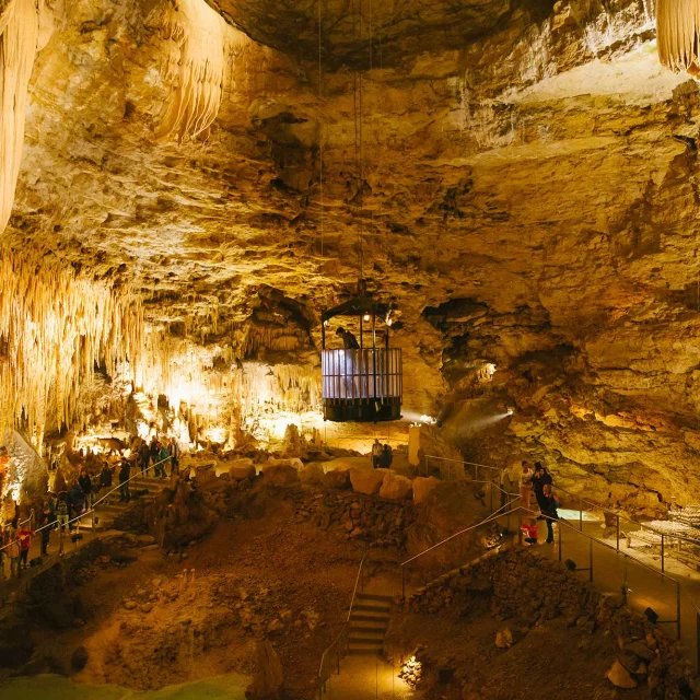 Gouffre de Proumeyssac à Audrix en Dordogne Périgord