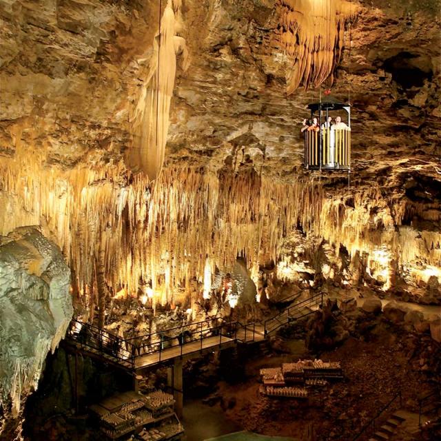 Gouffre de Proumeyssac à Audrix en Dordogne Périgord