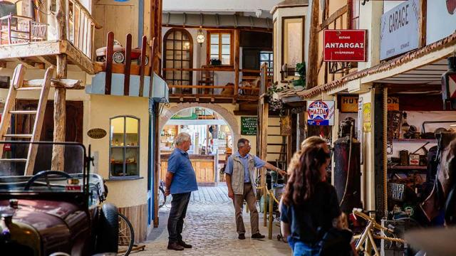 Musée la Rue du Temps qui Passe à Allas Les Mines en Dordogne Périgord