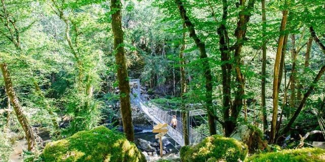 Randonnée dans les gorges de l'Auvézère en Dordogne Périgord