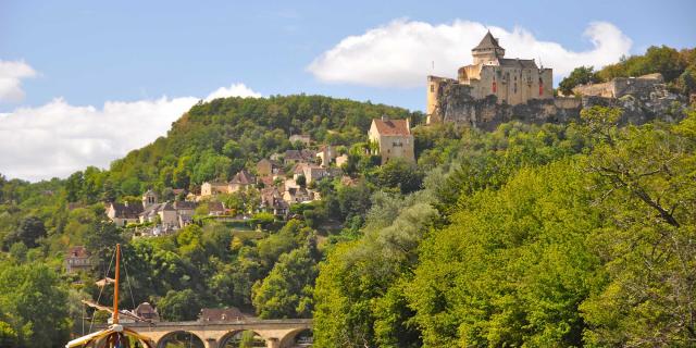 village et château de Castelnaud en Dordogne Périgord