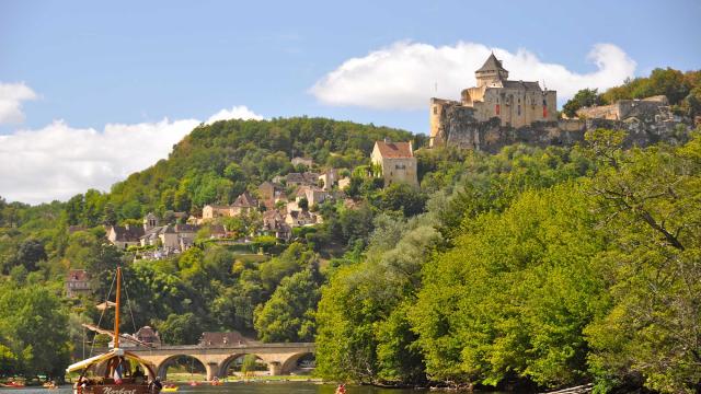 village et château de Castelnaud en Dordogne Périgord