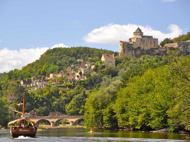 village et château de Castelnaud en Dordogne Périgord