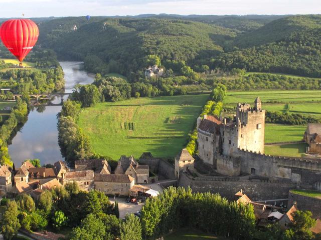 Survol de Beynac en montgolfière