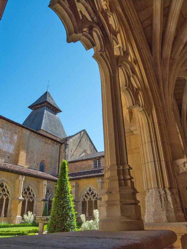 Cloître de l'abbaye de Cadouin