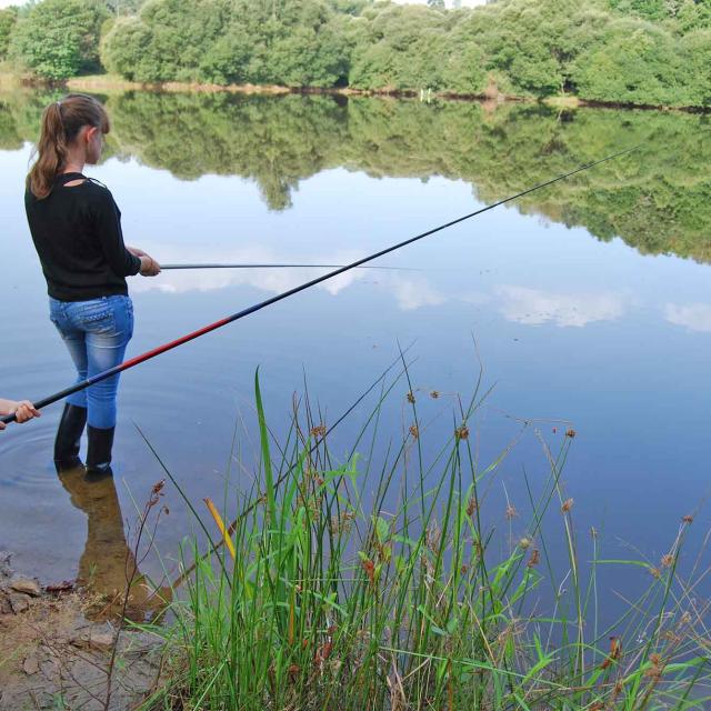 Pêche à la retenue d'eau de Miallet