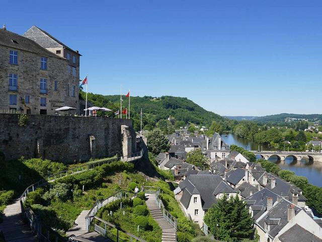 Terrasson dans la Vallée de la Vézère