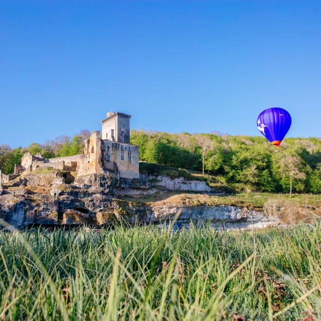 Vol en montgolfière au Château de Commarque