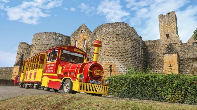 Petit train touristique à Domme