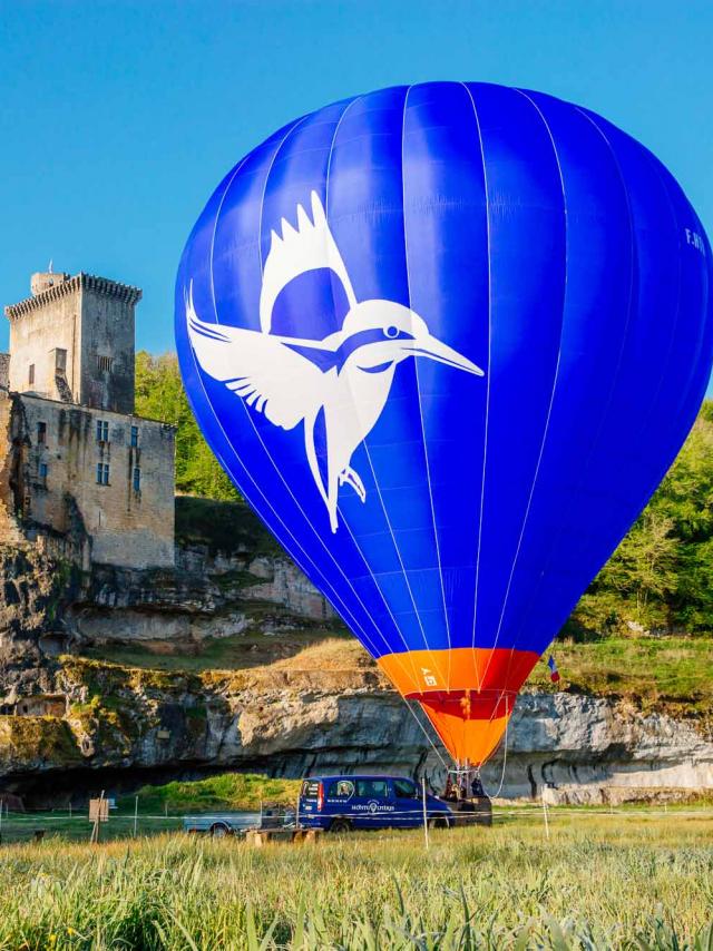 Vol en montgolfière au Château de Commarque