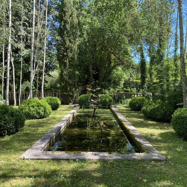 Les Jardins Tranquilles A Brantome Bassin