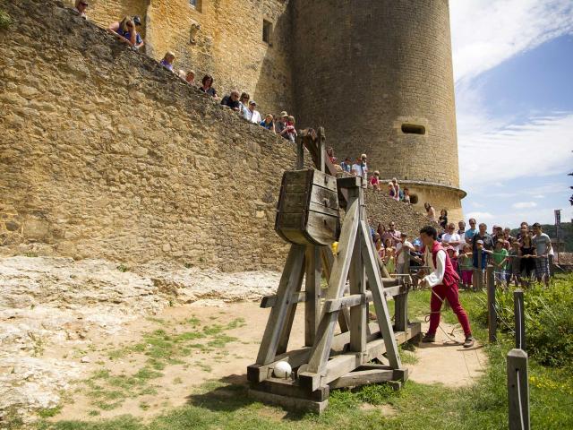 Tir au trébuchet, Château de Castelnaud