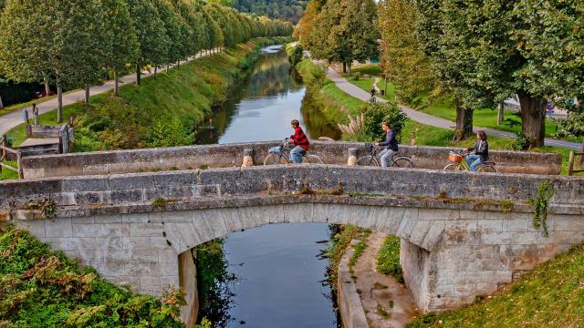 Vélo route voie verte de la Vallée de l'Isle à Périgueux