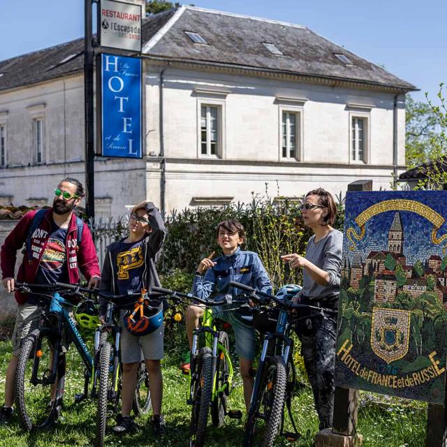 Accueil Vélo : Hôtel de France et de Russie à Thiviers