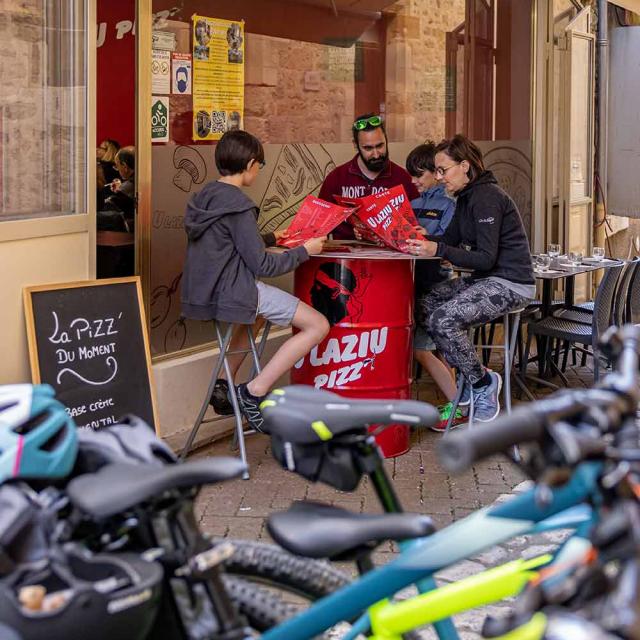 Accueil Vélo : restaurant U Laziu Pizz à Thiviers