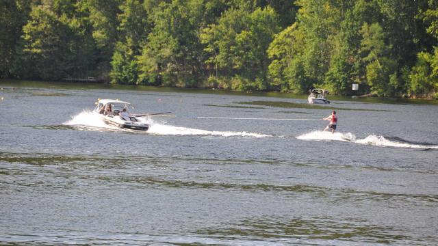 Ski nautique à Trémolat