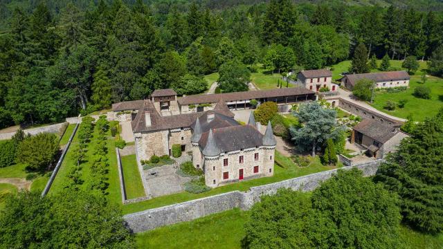 Château de Vieillecour à Saint-Pierre de Frugie