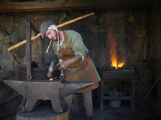 Démonstration de forge au Château de Castelnaud