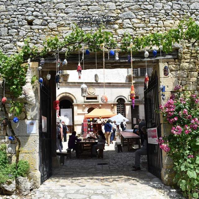 Marché des Tisserands à Varaignes