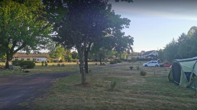 Camping municipal la Font Pissotte à Saint-Pardoux La Rivière