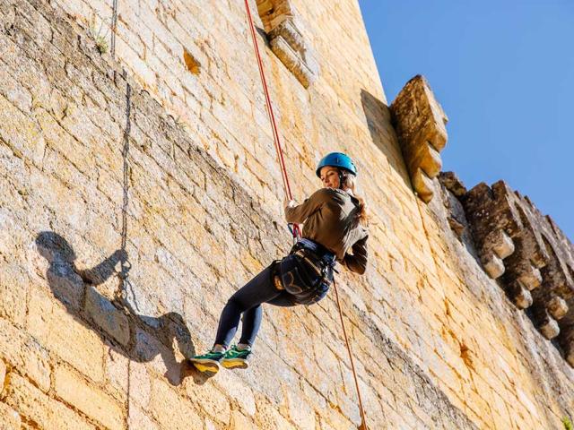 Descente en rappel - Château de Commarque