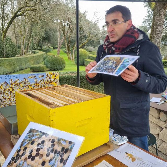 Atelier apiculture aux Jardins de Marqueyssac