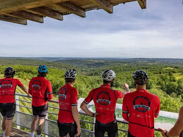 Tour de Moncalou dans le vignoble de Domme