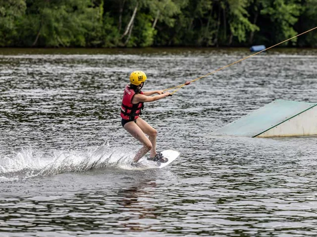 Téléski nautique à la Base de Loisirs de Rouffiac