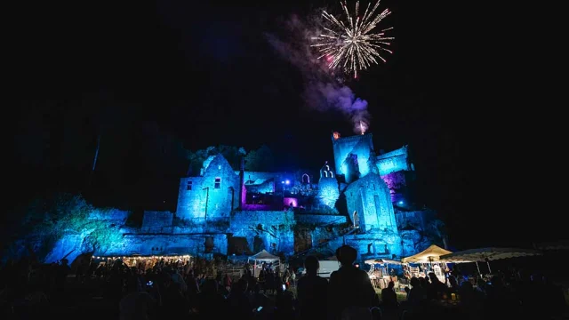 Soirées nocturnes au château de Commarque