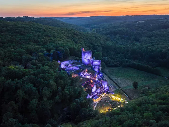 Soirées nocturnes au château de Commarque