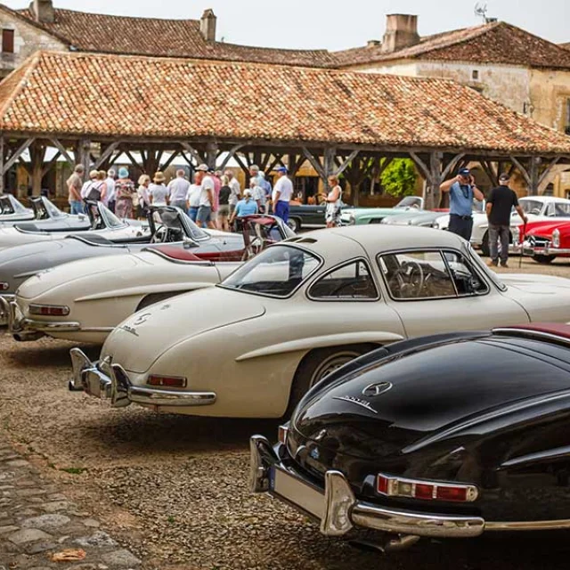 Rallye touristique en Dordogne - Mercedes 300SL - Monpazier