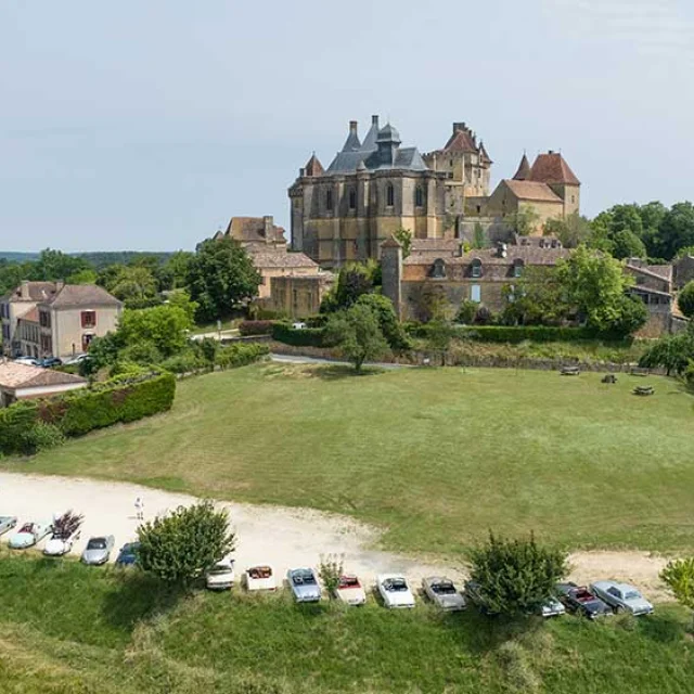 Rallye touristique en Dordogne - Mercedes 300SL - Château de Biron