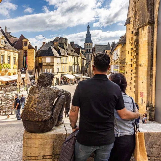 Sarlat Ville d'Art et d'Histoire - Statue du Badaud