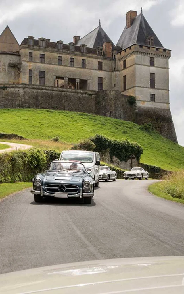 Rallye touristique en Dordogne - Mercedes 300SL - Château de Biron