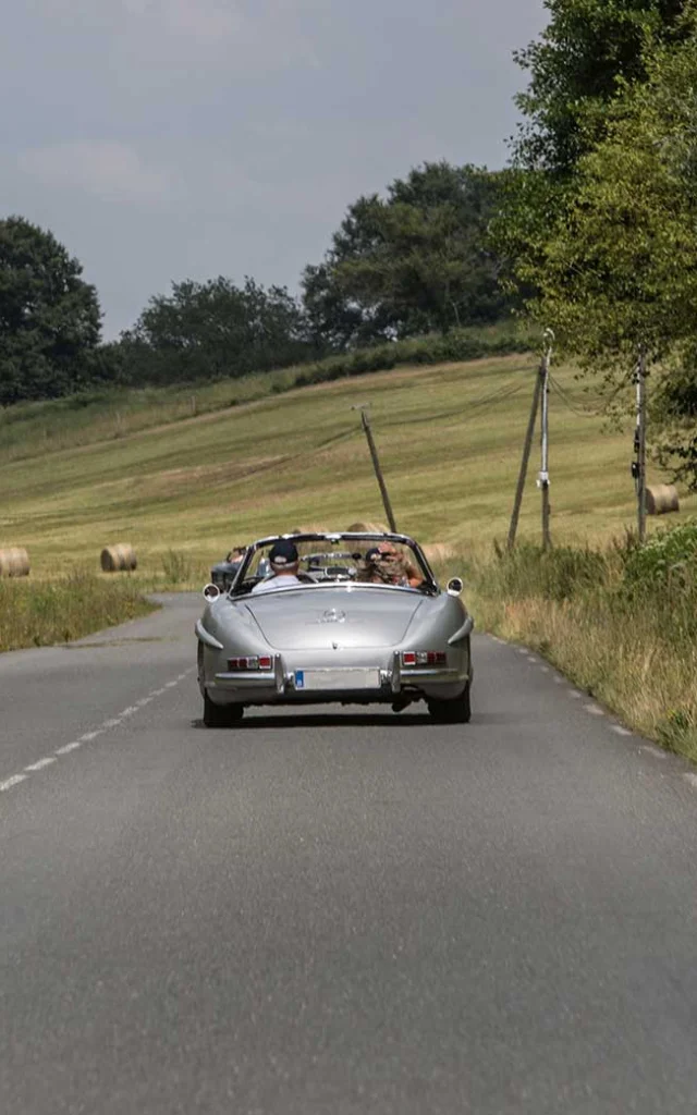 Rallye touristique en Dordogne - Mercedes 300SL