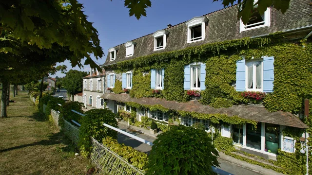 Hostellerie Saint-Jacques à Saint-Saud Lacoussière