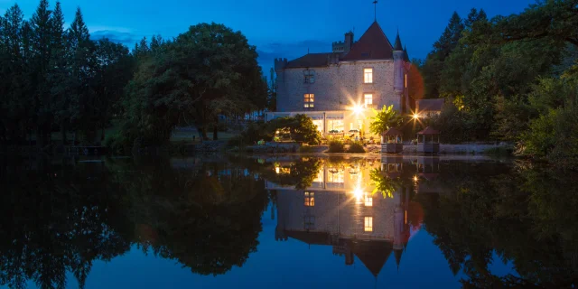 Ces photos sont libres de droit pour tout usage faisant la promotion directe du camping Château le Verdoyer. Pour tout autre usage, merci de contacter le photographe.