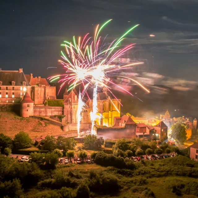 Feu d'artifice au château De Biron © Déclic et décolle