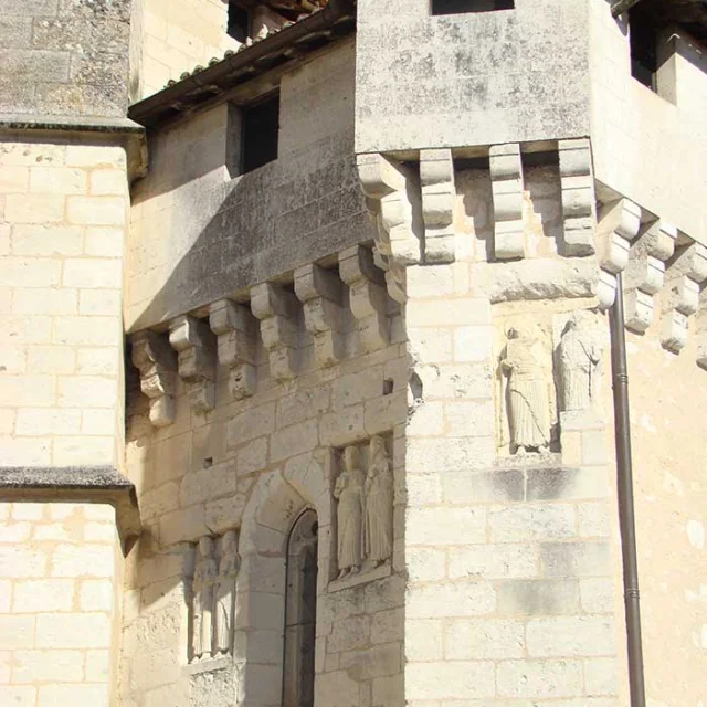 L'église de Saint-Astier et son clocher fortifié