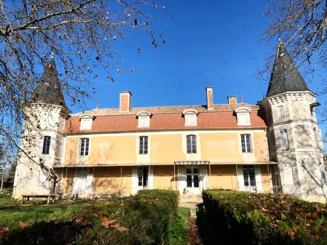 Chateau Des Chauvaux Pres Emmy Postma Cef