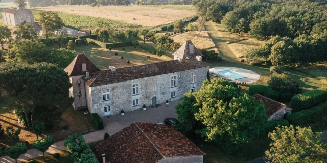 Manoir De Puymangou